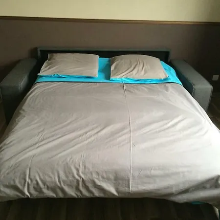 Studio Apartment *